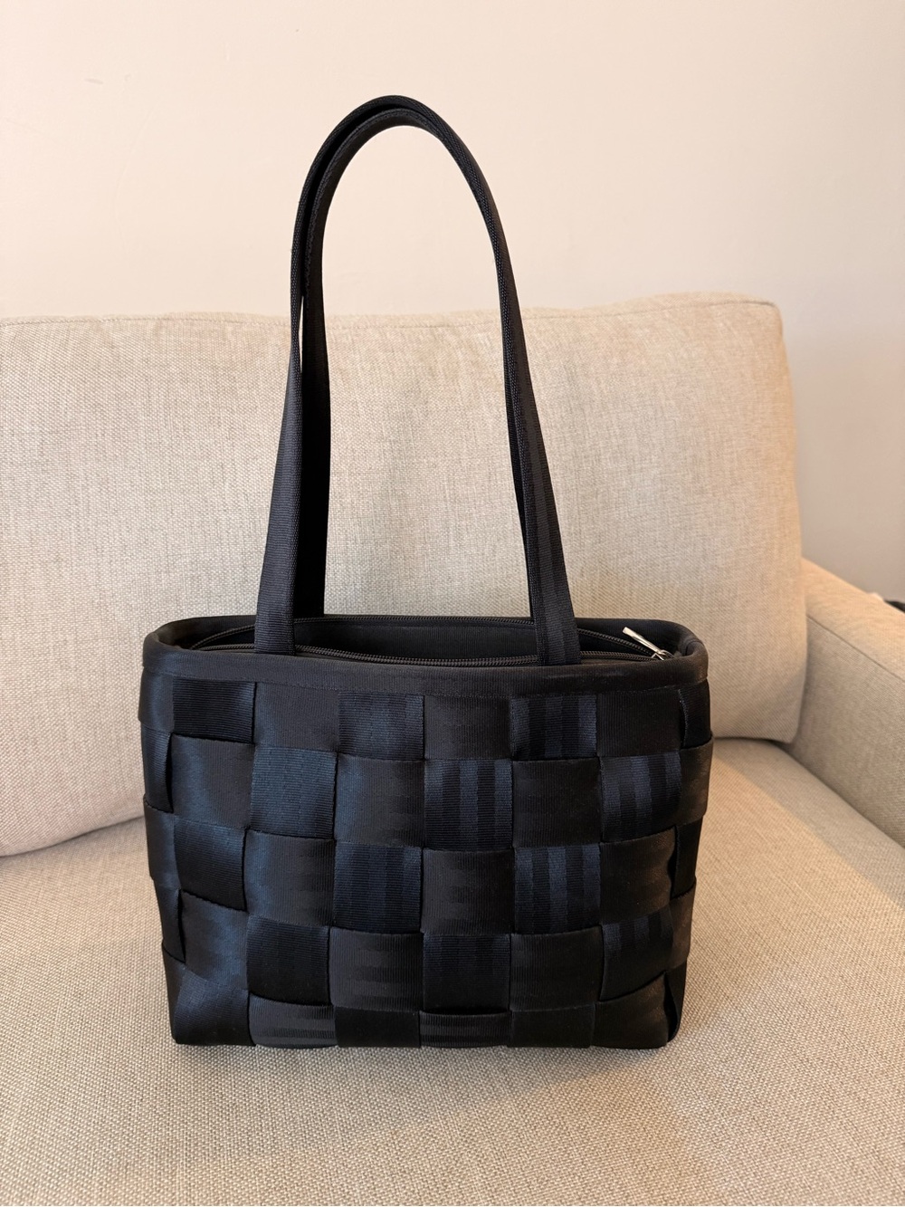 Harveys Original Black Seatbelt Large Tote Bag